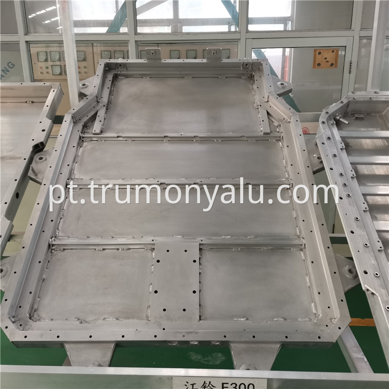 Aluminum Battery Tray04